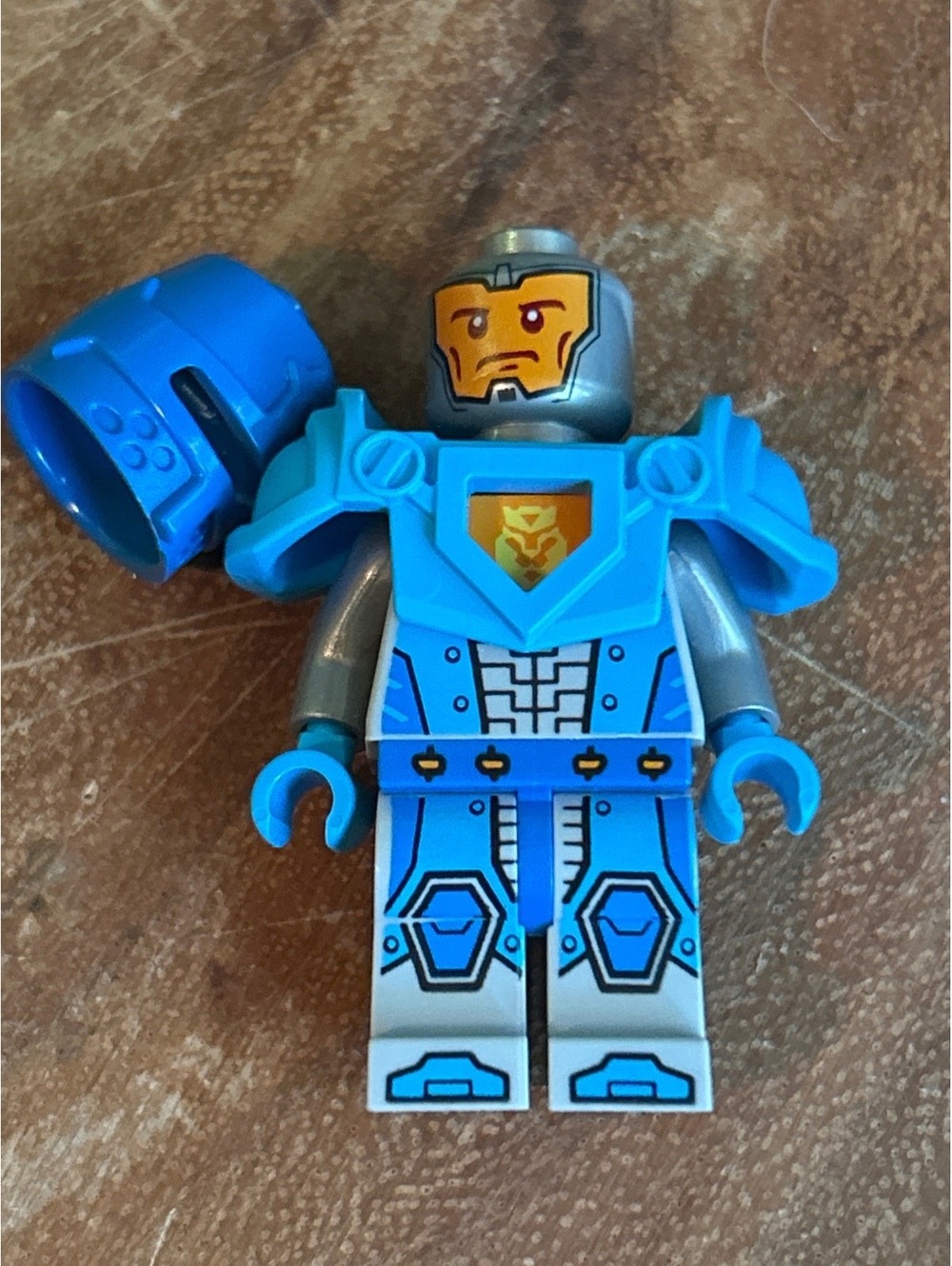Nexo Knight Soldier minifigure blue helmet LEGO Nexo Knight